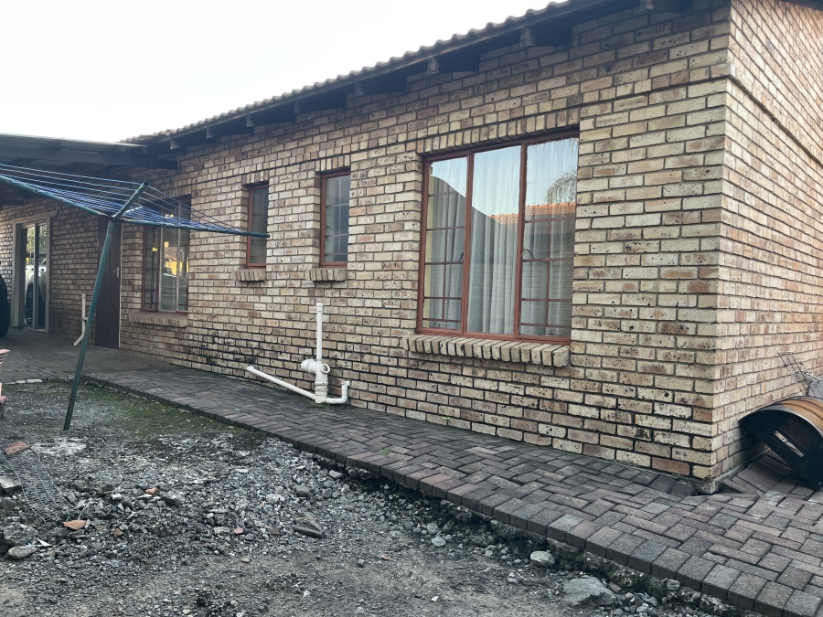 3 Bedroom Property for Sale in Waterval East North West